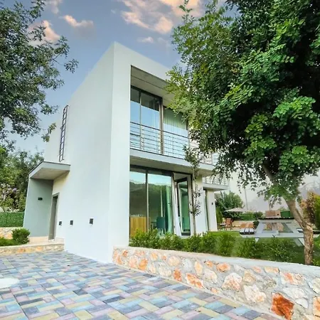 Villa W Pool Jacuzzi 5 Min To Marina In Antalya *