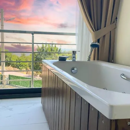W Pool Jacuzzi 5 Min To Marina In Antalya Villa *